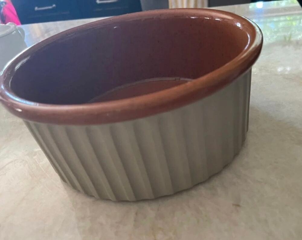 Bennington Pottery Vermont roundribbed pottery  bowl 8” souffle
